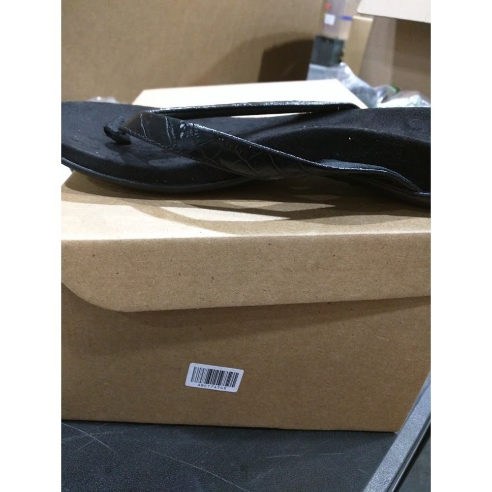 Vionic Dillon Women's Toe-Post Supportive Sandal,… - image 1